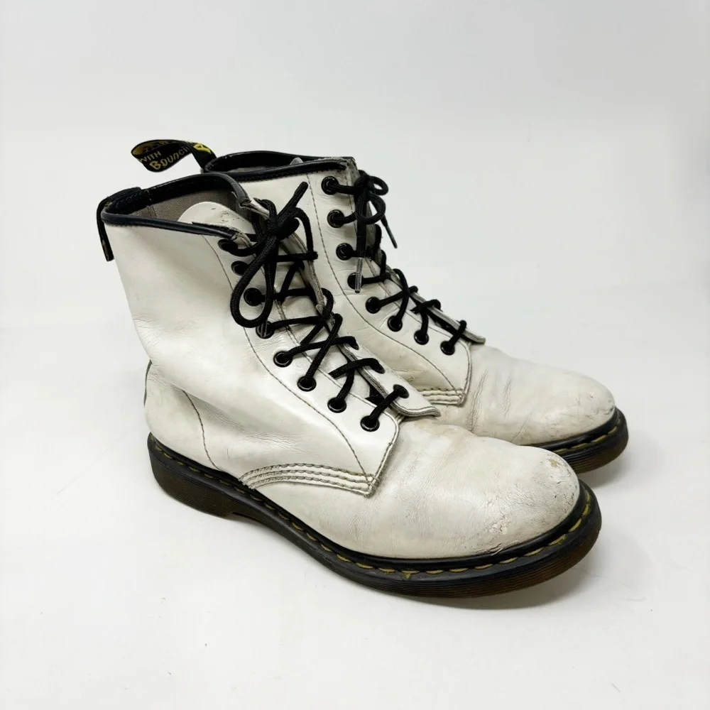DOC MARTENS Women’s White 1460 Smooth Leather 8-Eye Boots Distressed Size W9 - Picture 1 of 13